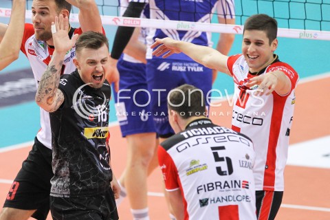  20.02.2016 RZESZOW <br />SIATKOWKA PLUS LIGA 2015/2016 MEN VOLLEYBALL POLAND POLISH PLUSLIGA LEAGUE SEASON 2015/2016 <br />MECZ ASSECO RESOVIA RZESZOW - LUCZNICZKA BYDGOSZCZ <br />N/Z KRZYSZTOF IGNACZAK NIKOLAY PENCHEV ( NIKOLAJ PENCZEW ) RADOSC EMOCJE <br /> 