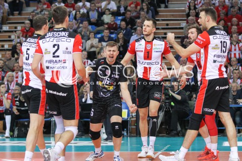  20.02.2016 RZESZOW <br />SIATKOWKA PLUS LIGA 2015/2016 MEN VOLLEYBALL POLAND POLISH PLUSLIGA LEAGUE SEASON 2015/2016 <br />MECZ ASSECO RESOVIA RZESZOW - LUCZNICZKA BYDGOSZCZ <br />N/Z KRZYSZTOF IGNACZAK BARTOSZ KUREK RUSSELL HOLMES RADOSC EMOCJE <br /> 