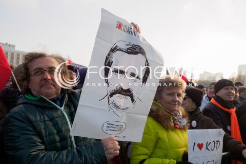  27.02.2016 WARSZAWA <br />MARSZ KOMITETU OBRONY DEMOKRACJI POD HASLEM MY NAROD <br />MARSZ MIAL NA CELU ZADEMONSTROWANIE SILY I LICZEBNOSCI KODU<br /> N/Z TLUM UCZESTNICY TRANSPARENTY<br /> 