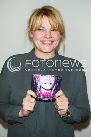  04.03.2016 WARSZAWA<br />PROMOCJA PLYTY ANI DABROWSKIEJ W WARSZAWSKIM EMPIKU<br />N/Z ANIA DABROWSKA<br /> 