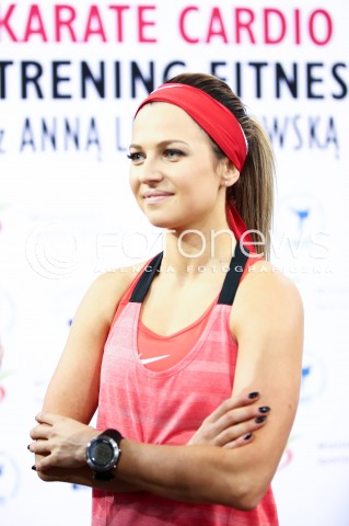  05.03.2016 LODZ<br />
TRENING KARATE CARDIO Z ANNA LEWANDOWSKA W LODZKIEJ ATLAS ARENIE<br />
N/Z ANNA LEWANDOWSKA<br />
 