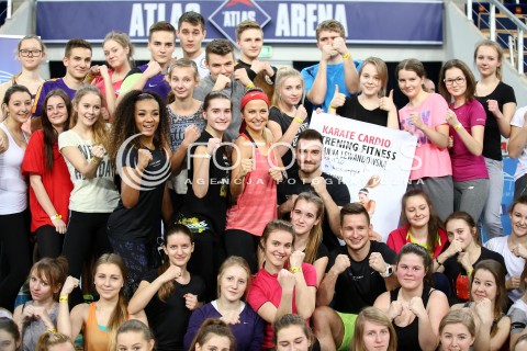  05.03.2016 LODZ<br />
TRENING KARATE CARDIO Z ANNA LEWANDOWSKA W LODZKIEJ ATLAS ARENIE<br />
N/Z ANNA LEWANDOWSKA KATRIN KARGBO<br />
 