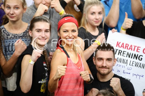  05.03.2016 LODZ<br />
TRENING KARATE CARDIO Z ANNA LEWANDOWSKA W LODZKIEJ ATLAS ARENIE<br />
N/Z ANNA LEWANDOWSKA<br />
 