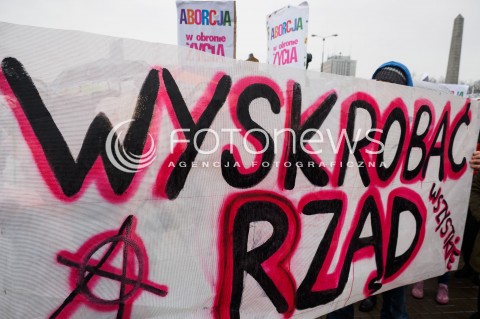  06.03.2016 WARSZAWA<br />XVII WARSZAWSKA MANIFA W WARSZAWIE POD HASLEM ABORCJA W OBRONIE ZYCIA<br /> N/Z TRANSPARENT<br /> 
