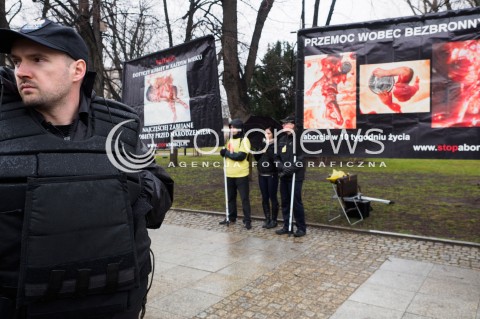  06.03.2016 WARSZAWA<br />XVII WARSZAWSKA MANIFA W WARSZAWIE POD HASLEM ABORCJA W OBRONIE ZYCIA<br /> N/Z KONTRMANIFESTACJA PROLIFE<br /> 