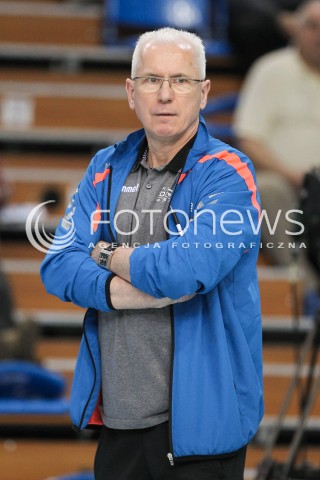  07.03.2016 RZESZOW<br />SIATKOWKA ORLEN LIGA 2015/2016 WOMEN VOLLEYBALL POLAND POLISH ORLENLIGA LEAGUE SEASON 2015/2016<br />MECZ DEVELOPRES SKYRES RZESZOW - KS PALAC BYDGOSZCZ<br />N/Z JACEK SKROK - I TRENER ( HEAD COACH ) SYLWETKA <br /> 