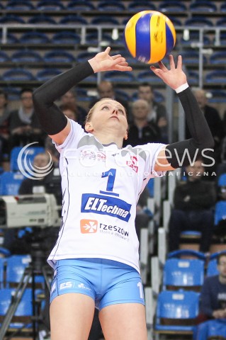  07.03.2016 RZESZOW<br />SIATKOWKA ORLEN LIGA 2015/2016 WOMEN VOLLEYBALL POLAND POLISH ORLENLIGA LEAGUE SEASON 2015/2016<br />MECZ DEVELOPRES SKYRES RZESZOW - KS PALAC BYDGOSZCZ<br />N/Z EWA CABAJEWSKA SYLWETKA <br /> 