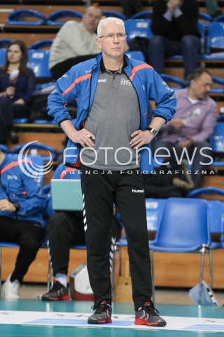  07.03.2016 RZESZOW<br />SIATKOWKA ORLEN LIGA 2015/2016 WOMEN VOLLEYBALL POLAND POLISH ORLENLIGA LEAGUE SEASON 2015/2016<br />MECZ DEVELOPRES SKYRES RZESZOW - KS PALAC BYDGOSZCZ<br />N/Z JACEK SKROK - I TRENER ( HEAD COACH ) SYLWETKA <br /> 