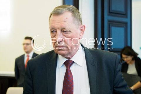  08.03.2016 WARSZAWA<br /> POSIEDZENIE RADY MINISTROW <br />N/Z MINISTER SRODOWISKA JAN SZYSZKO<br /> 