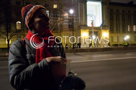  10.03.2016 WARSZAWA<br /> PROTEST POD KANCELARIA PREZESA RADY MINISTROW W SPRAWIE PUBLIKACJI WYROKU TRYBUNALU KONSTYTUCYJNEGO <br />N/Z UCZESTNICY<br /> 