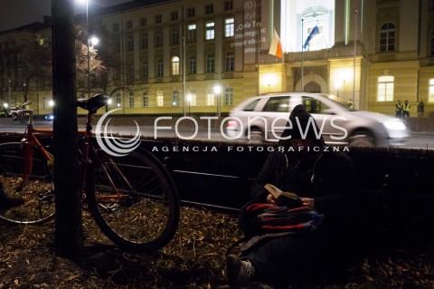  10.03.2016 WARSZAWA<br /> PROTEST POD KANCELARIA PREZESA RADY MINISTROW W SPRAWIE PUBLIKACJI WYROKU TRYBUNALU KONSTYTUCYJNEGO <br />N/Z UCZESTNICY<br /> 