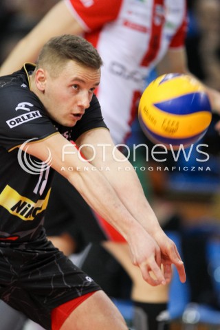  11.03.2016 RZESZOW<br />SIATKOWKA PLUSLIGA 2015/2016 MEN VOLLEYBALL POLAND POLISH PLUS LIGA LEAGUE SEASON 2015/2016<br />MECZ ASSECO RESOVIA RZESZOW - CERRAD CZARNI RADOM<br />N/Z DAMIAN WOJTASZEK SYLWETKA <br /> 