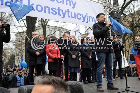  12.03.2015 WARSZAWA <br />MANIFESTACJA OBYWATELSKA W SPRAWIE TRYBUNALU KONSTYTUCYJNEGO<br />N/Z RYSZARD PETRU JANUSZ LEWANDOWSKI KAMILA GASIUK PIHOWICZ MALGORZATA KIDAWA BLONSKA BORYS BUDKA MATEUSZ KIJOWSKI BARBARA NOWACKA<br /> 