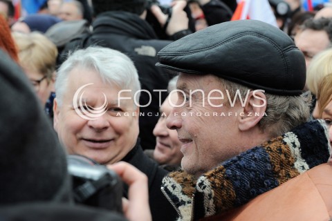  12.03.2015 WARSZAWA <br />MANIFESTACJA OBYWATELSKA W SPRAWIE TRYBUNALU KONSTYTUCYJNEGO<br />N/Z DANIEL OLBRYCHSKI BOGDAN BORUSEWICZ<br /> 