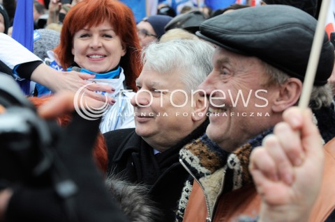  12.03.2015 WARSZAWA <br />MANIFESTACJA OBYWATELSKA W SPRAWIE TRYBUNALU KONSTYTUCYJNEGO<br />N/Z DANIEL OLBRYCHSKI BOGDAN BORUSEWICZ<br /> 