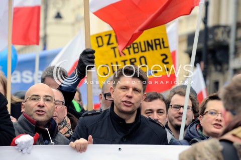  12.03.2015 WARSZAWA <br />MANIFESTACJA OBYWATELSKA W SPRAWIE TRYBUNALU KONSTYTUCYJNEGO<br />N/Z RYSZARD PETRU<br /> 