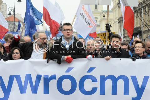  12.03.2015 WARSZAWA <br />MANIFESTACJA OBYWATELSKA W SPRAWIE TRYBUNALU KONSTYTUCYJNEGO<br />N/Z RYSZARD PETRU MATEUSZ KIJOWSKI KAMILA GASIUK PIHOWICZ<br /> 
