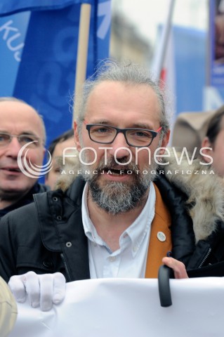  12.03.2015 WARSZAWA <br />MANIFESTACJA OBYWATELSKA W SPRAWIE TRYBUNALU KONSTYTUCYJNEGO<br />N/Z MATEUSZ KIJOWSKI<br /> 