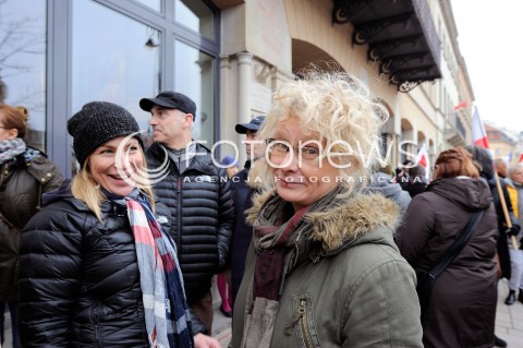  12.03.2015 WARSZAWA <br />MANIFESTACJA OBYWATELSKA W SPRAWIE TRYBUNALU KONSTYTUCYJNEGO<br />N/Z DOROTA KOLAK<br /> 
