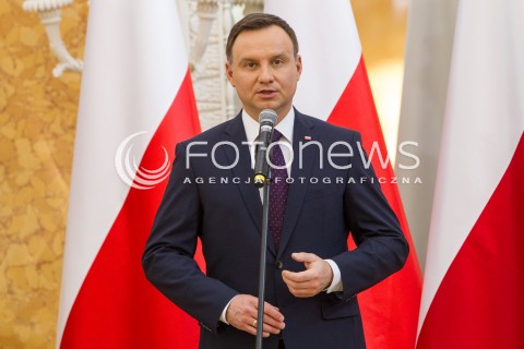  17.03.2016 LANCUT <br />WIZYTA PARY PREZYDENCKIEJ W WOJEWODZTWIE PODKARPACKIM<br />WRECZENIE ODZNACZEN PANSTWOWYCH POLAKOM RATUJACYM ZYDOW NA ZAMKU W LANCUCIE<br />N/Z ANDRZEJ DUDA <br /> 