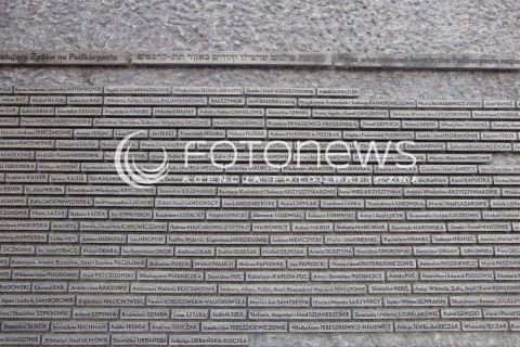  17.03.2016 MARKOWA ( POLAND )<br />WIZYTA PARY PREZYDENCKIEJ W WOJEWODZTWIE PODKARPACKIM<br />OTWARCIE MUZEUM POLAKOW RATUJACYCH ZYDOW PODCZAS II WOJNY SWIATOWEJ IM. RODZINY ULMOW<br />N/Z MUZEUM WIDOK VIEW ZEWNATRZ TABLICZKI TABLICE NAZWISKA OSOB ZAMORDOWANYCH<br /> 