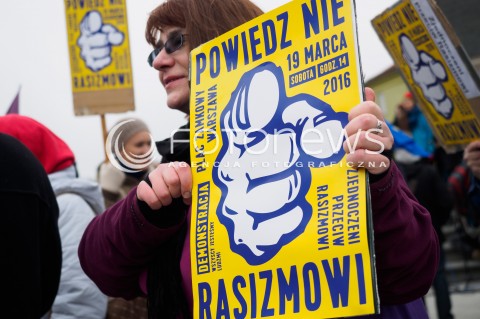  19.03.2016 WARSZAWA<br />
 MARSZ RAZEM PRZECIWKO RASIZMOWI W WARSZAWIE W RAMACH OGOLNOPOLSKIEJ AKCJI MANIFESTACYJNEJ PRZECIWKO RASIZMOWI<br />
 N/Z UCZESTNICY<br />
 