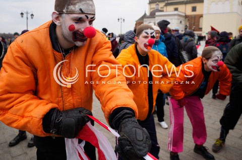  19.03.2016 WARSZAWA<br />
 MARSZ RAZEM PRZECIWKO RASIZMOWI W WARSZAWIE W RAMACH OGOLNOPOLSKIEJ AKCJI MANIFESTACYJNEJ PRZECIWKO RASIZMOWI<br />
 N/Z KLAUNY UCZESTNICY MANIFESTACJI<br />
 