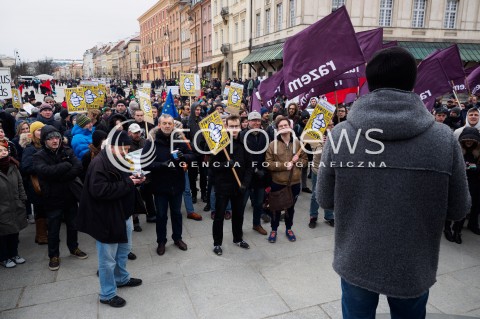  19.03.2016 WARSZAWA<br />
 MARSZ RAZEM PRZECIWKO RASIZMOWI W WARSZAWIE W RAMACH OGOLNOPOLSKIEJ AKCJI MANIFESTACYJNEJ PRZECIWKO RASIZMOWI<br />
 N/Z UCZESTNICY<br />
 