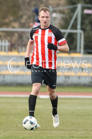  19.03.2016 RZESZOW <br />PILKA NOZNA III LIGA LUBELSKO - PODKARPACKA  SEZON 2015/2016 <br />MECZ CWKS RESOVIA - IZOLATOR BOGUCHWALA <br />N/Z MIROSLAW BARAN SYLWETKA<br /> 