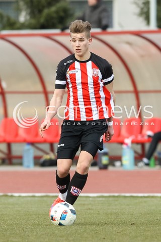  19.03.2016 RZESZOW <br />PILKA NOZNA III LIGA LUBELSKO - PODKARPACKA  SEZON 2015/2016 <br />MECZ CWKS RESOVIA - IZOLATOR BOGUCHWALA <br />N/Z MICHAL DANIEL SYLWETKA<br /> 