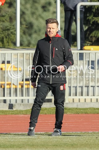  19.03.2016 RZESZOW <br />PILKA NOZNA III LIGA LUBELSKO - PODKARPACKA  SEZON 2015/2016 <br />MECZ CWKS RESOVIA - IZOLATOR BOGUCHWALA <br />N/Z SZYMON SZYDELKO - I TRENER ( HEAD COACH ) SYLWETKA<br /> 