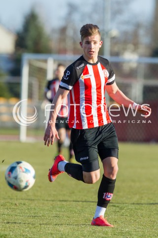 19.03.2016 RZESZOW <br />PILKA NOZNA III LIGA LUBELSKO - PODKARPACKA  SEZON 2015/2016 <br />MECZ CWKS RESOVIA - IZOLATOR BOGUCHWALA <br />N/Z MICHAL DANIEL SYLWETKA<br /> 