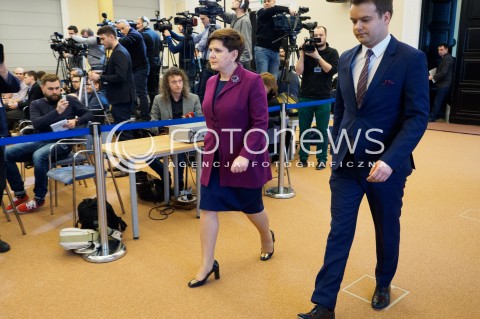  22.03.2016 WARSZAWA<br /> POSIEDZENIE RZADOWEGO CENTRUM BEZPIECZENSTWA W SPRAWIE ZAMACHOW W BRUKSELI<br />OSWIADCZENIE DLA MEDIOW<br />N/Z PREMIER BEATA SZYDLO I RZECZNIK PRASOWY RAFAL BOCHENEK<br /> 