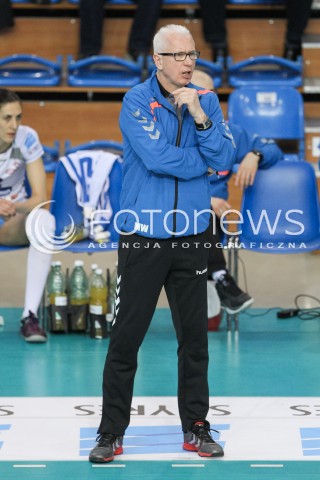  24.03.2016 RZESZOW<br />SIATKOWKA ORLEN LIGA 2015/2016 WOMEN VOLLEYBALL POLAND POLISH ORLENLIGA LEAGUE SEASON 2015/2016<br />MECZ O 9. MIEJSCE<br />MECZ DEVELOPRES SKYRES RZESZOW - KS PALAC BYDGOSZCZ <br />N/Z JACEK SKROK - I TRENER ( HEAD COACH ) SYLWETKA <br /> 