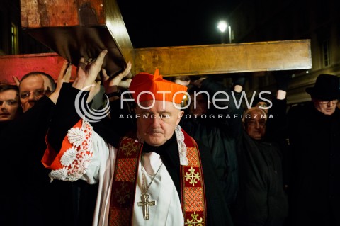  25.03.2016 WARSZAWA<br /> WARSZAWSKA DROGA KRZYZOWA 2016 W WIELKI PIATEK POD PRZEWODNICTWEM KARDYNALA KAZIMIERZA NYCZA<br /> N/Z KARDYNAL KAZIMIERZ NYCZ<br />  