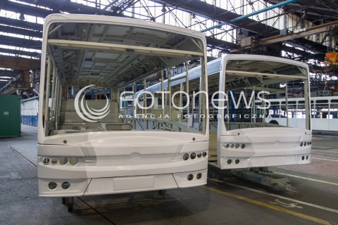  30.03.2016 SANOK <br />
ZDJECIE ILUSTRACYJNE<br />
FABRYKA AUTOBUSOW AUTOSAN W SANOKU<br />
N/Z NADWOZIE SZKIELET PRODUKOWANYCH AUTOBUSOW W SANOKU<br />
 