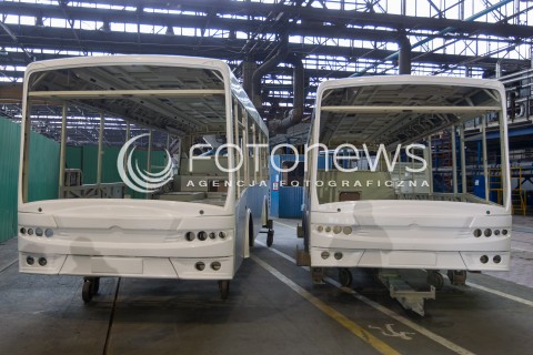  30.03.2016 SANOK <br />
ZDJECIE ILUSTRACYJNE<br />
FABRYKA AUTOBUSOW AUTOSAN W SANOKU<br />
N/Z NADWOZIE SZKIELET PRODUKOWANYCH AUTOBUSOW W SANOKU<br />
 