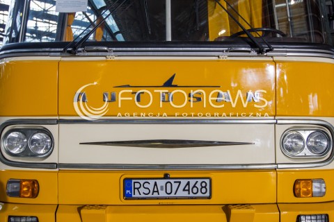  30.03.2016 SANOK <br />
ZDJECIE ILUSTRACYJNE<br />
FABRYKA AUTOBUSOW AUTOSAN W SANOKU<br />
N/Z AUTOSAN H9 - 15 STARY AUTOBUS RETRO LOGO NAPIS<br />
 