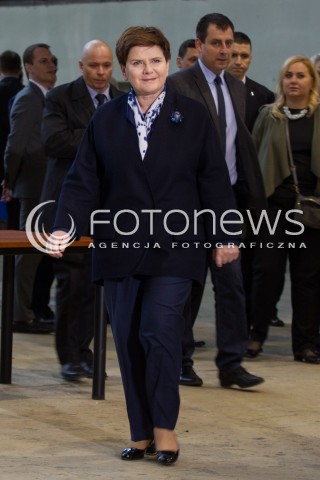 30.03.2016 SANOK <br />WIZYTA PREMIER BEATY SZYDLO W WOJEWODZTWIE PODKARPACKIM<br />PODPISANIE UMOWY W FABRYCE AUTOSAN <br />N/Z BEATA SZYDLO <br /> 