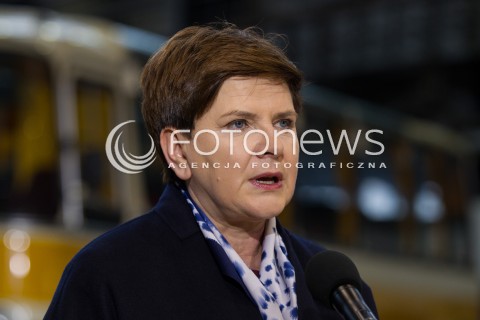  30.03.2016 SANOK <br />WIZYTA PREMIER BEATY SZYDLO W WOJEWODZTWIE PODKARPACKIM<br />PODPISANIE UMOWY W FABRYCE AUTOSAN <br />N/Z BEATA SZYDLO <br /> 