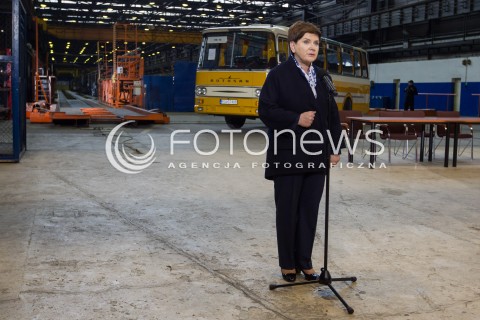  30.03.2016 SANOK <br />WIZYTA PREMIER BEATY SZYDLO W WOJEWODZTWIE PODKARPACKIM<br />PODPISANIE UMOWY W FABRYCE AUTOSAN <br />KONFERENCJA PRASOWA<br />N/Z BEATA SZYDLO <br /> 