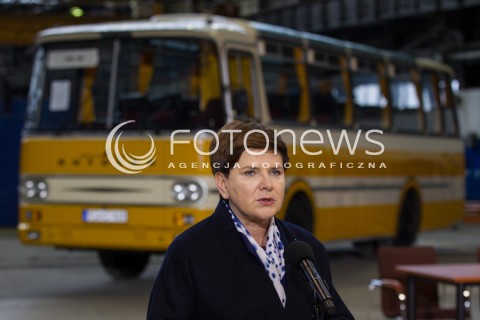  30.03.2016 SANOK <br />WIZYTA PREMIER BEATY SZYDLO W WOJEWODZTWIE PODKARPACKIM<br />PODPISANIE UMOWY W FABRYCE AUTOSAN <br />N/Z BEATA SZYDLO <br /> 