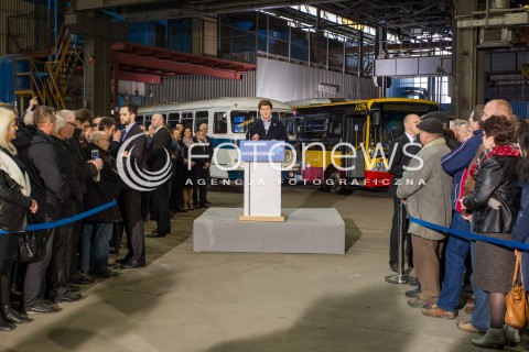  30.03.2016 SANOK <br />WIZYTA PREMIER BEATY SZYDLO W WOJEWODZTWIE PODKARPACKIM<br />SPOTKANIE Z MIESZKANCAMI SANOKA W FABRYCE AUTOBUSOW AUTOSAN<br />N/Z BEATA SZYDLO MIESZKANCY SANOKA<br /> 