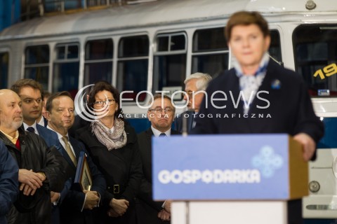  30.03.2016 SANOK <br />WIZYTA PREMIER BEATY SZYDLO W WOJEWODZTWIE PODKARPACKIM<br />SPOTKANIE Z MIESZKANCAMI SANOKA W FABRYCE AUTOBUSOW AUTOSAN<br />N/Z WLADYSLAW ORTYL BEATA SZYDLO <br /> 