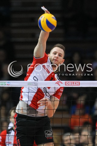  31.03.2016 RZESZOW<br />SIATKOWKA PLUSLIGA 2015/2016 MEN VOLLEYBALL POLAND POLISH PLUS LIGA LEAGUE SEASON 2015/2016<br />MECZ ASSECO RESOVIA RZESZOW - MKS BEDZIN <br />N/Z BARTOSZ KUREK SYLWETKA ATAK<br /> 