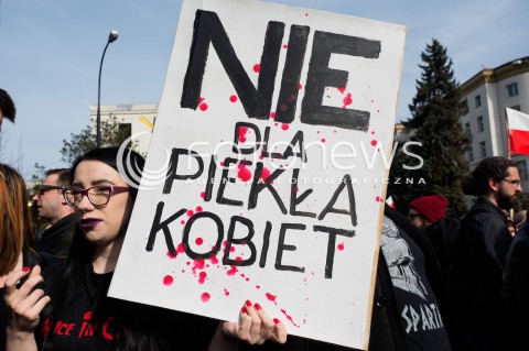 Manifestacja przeciwko aborcji w Warszawie