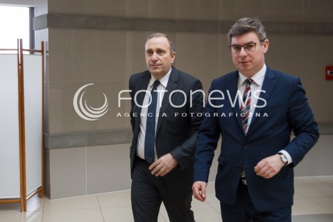  06.04.2016 RZESZOW<br />SPOTKANIE KLUBU OBYWATELSKIEGO PT. JAK SKUTECZNIE BRONIC KONSTYTUCJI TERAZ I W PRZYSZLOSCI? Z UDZIALEM PRZEWODNICZACEGO PLATFORMY OBYWATELSKIEJ GRZEGORZA SCHETYNY<br />N/Z GRZEGORZ SCHETYNA JAN GRABIEC<br /> 