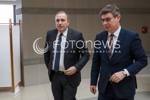  06.04.2016 RZESZOW<br />SPOTKANIE KLUBU OBYWATELSKIEGO PT. JAK SKUTECZNIE BRONIC KONSTYTUCJI TERAZ I W PRZYSZLOSCI? Z UDZIALEM PRZEWODNICZACEGO PLATFORMY OBYWATELSKIEJ GRZEGORZA SCHETYNY<br />N/Z GRZEGORZ SCHETYNA JAN GRABIEC<br /> 