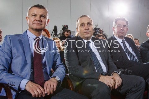  06.04.2016 RZESZOW<br />SPOTKANIE KLUBU OBYWATELSKIEGO PT. JAK SKUTECZNIE BRONIC KONSTYTUCJI TERAZ I W PRZYSZLOSCI? Z UDZIALEM PRZEWODNICZACEGO PLATFORMY OBYWATELSKIEJ GRZEGORZA SCHETYNY<br />N/Z KRZYSZTOF KLAK GRZEGORZ SCHETYNA PROFESOR ANDRZEJ ZOLL<br /> 