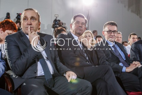  06.04.2016 RZESZOW<br />SPOTKANIE KLUBU OBYWATELSKIEGO PT. JAK SKUTECZNIE BRONIC KONSTYTUCJI TERAZ I W PRZYSZLOSCI? Z UDZIALEM PRZEWODNICZACEGO PLATFORMY OBYWATELSKIEJ GRZEGORZA SCHETYNY<br />N/Z GRZEGORZ SCHETYNA PROFESOR ANDRZEJ ZOLL PROFESOR MAREK CHMAJ <br /> 